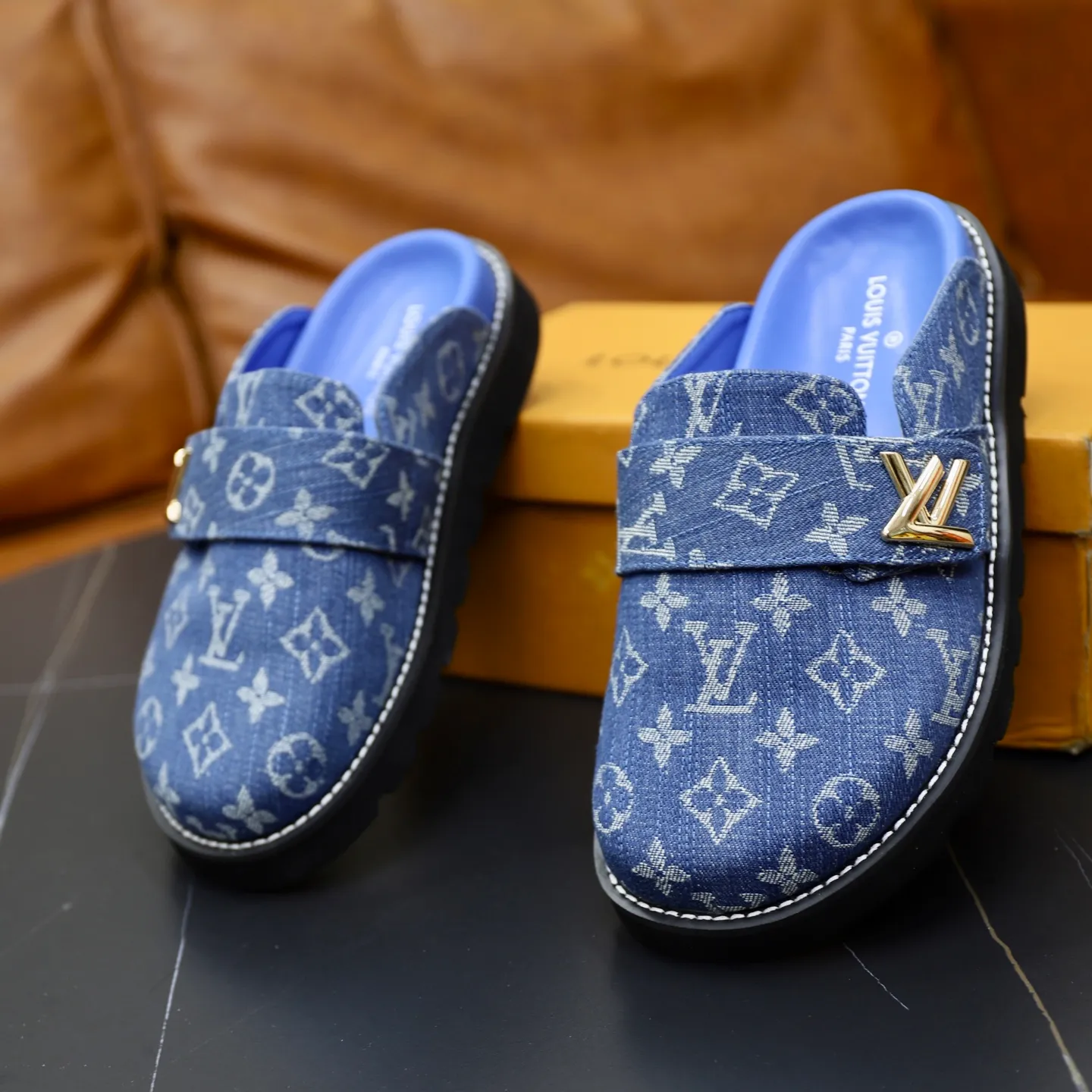 Ex-factory price 420💰 Lv. Popular men's slippers hot sale 🔥 🩴Official website one to one production 38-45 sizes 45 46 🉑️Customized!